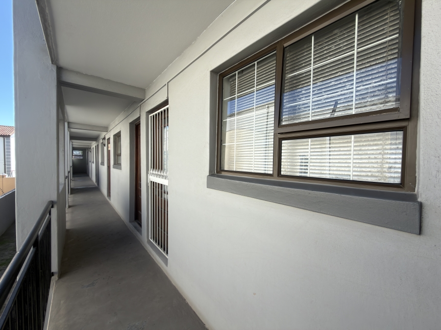 1 Bedroom Property for Sale in Parklands Western Cape